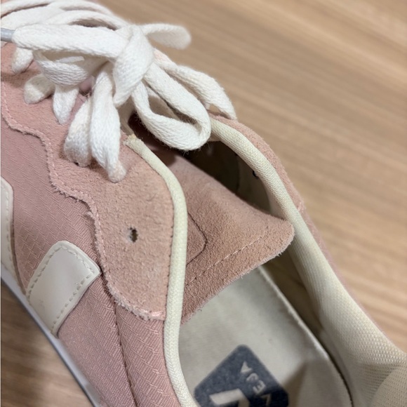 Veja Rio Blanco Soft Pink and Cream Sneakers - Picture 3 of 4